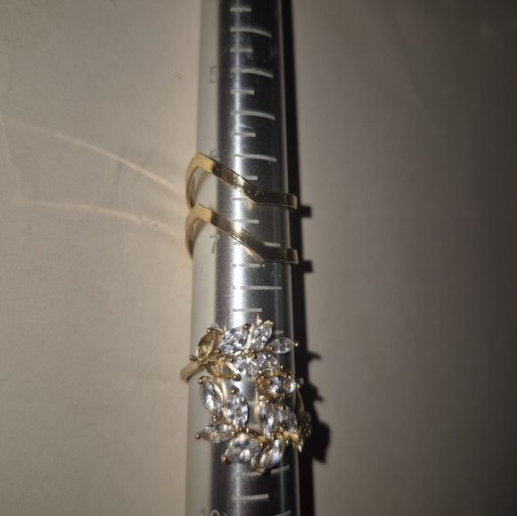 Floral ring - Picture 3 of 3